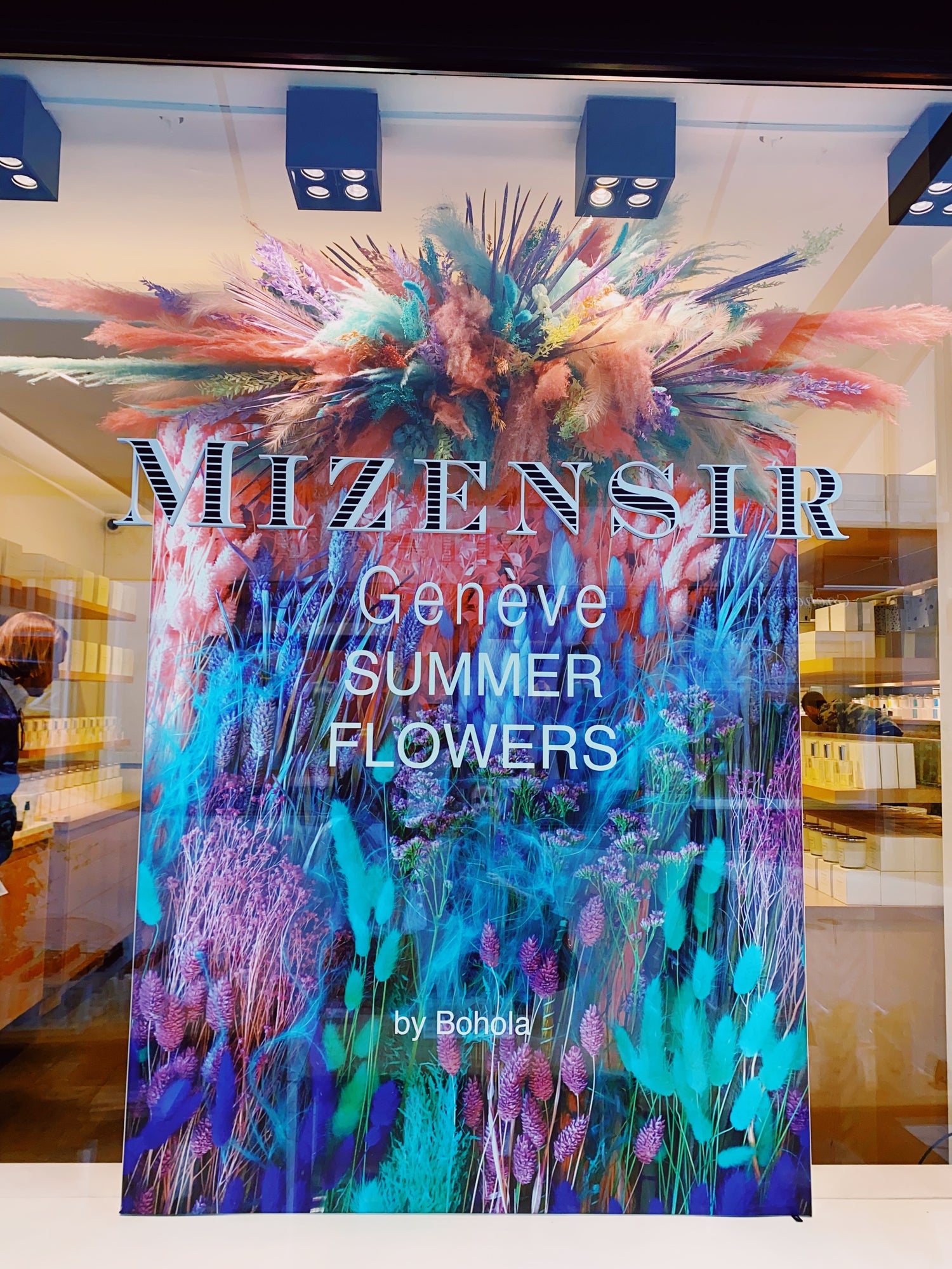 décor fleurs séchées Mizensir Parfumerie Genève